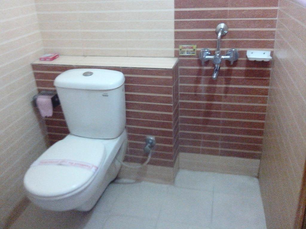 Hotel Mahalaxmi Indo Myanmar Guwahati Room photo